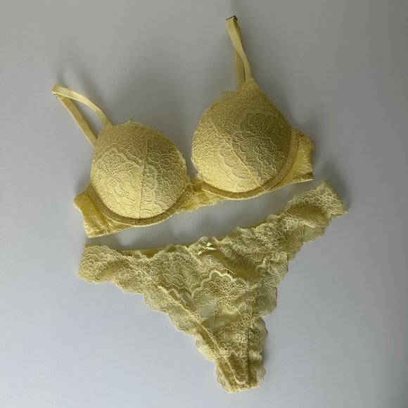 Victoria's Secret Yellow Lace Push Up Bra + Panty Set - Picture 1 of 4